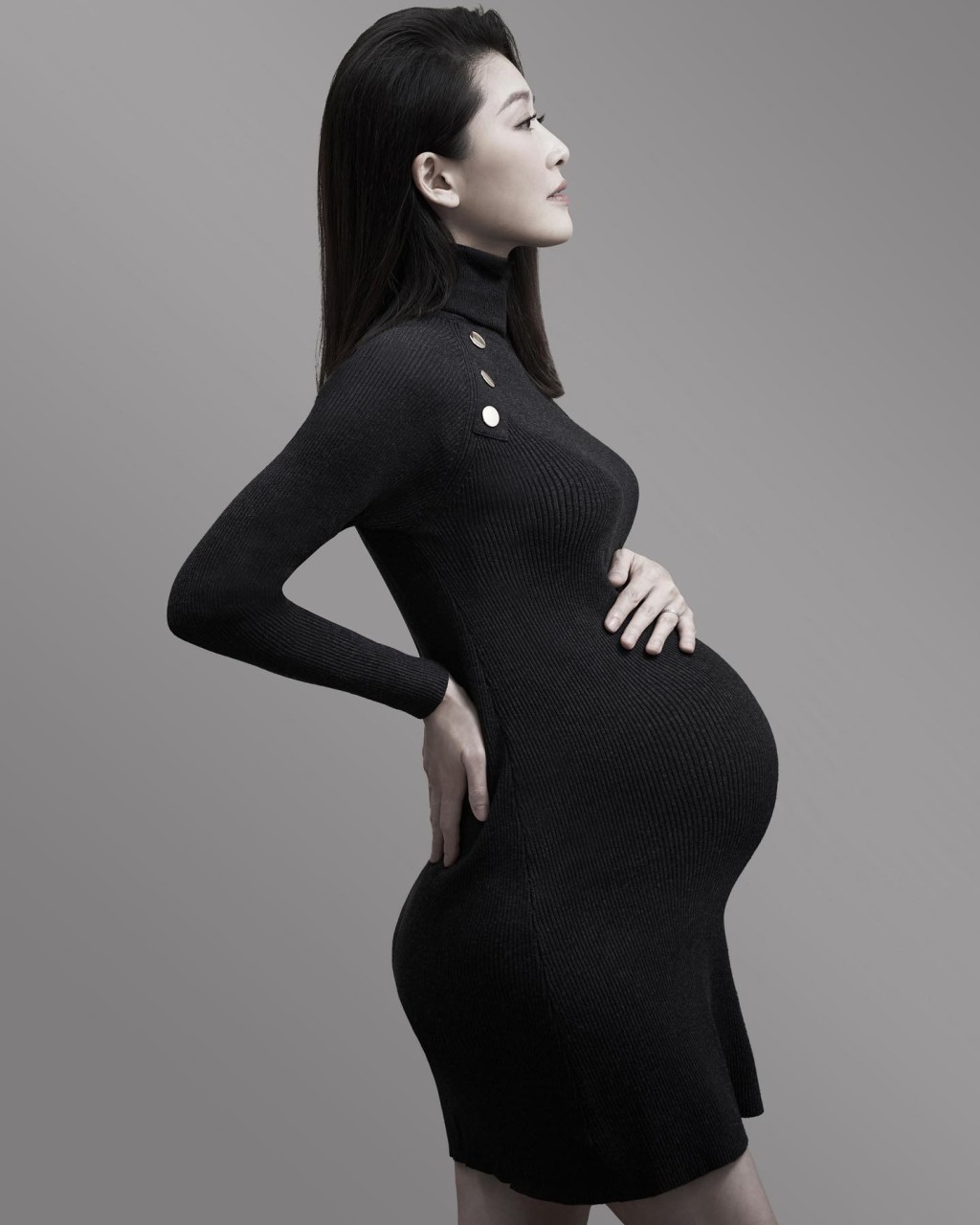 周励淇2020年1月于社交平台宣布怀孕。