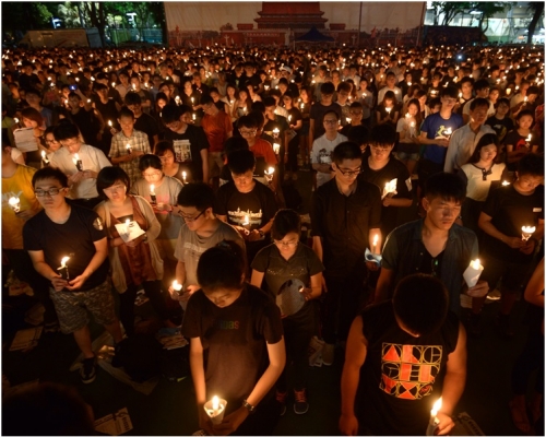 黃程鋒認為燭光是重要標誌應由港人選擇是否繼續保留燭光。