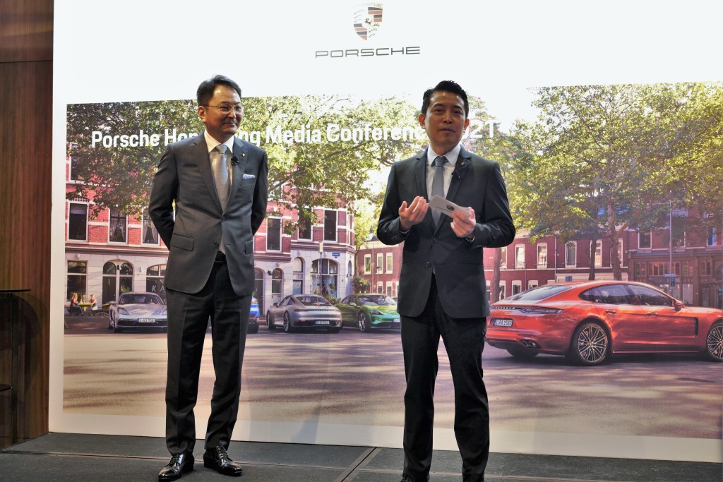 香港保時捷中心新任總經理鄭德華(Samson，圖左)今天首度會見傳媒，原任總經理馮頌義(George，圖右)將會升任為捷成汽車中國營運總裁。