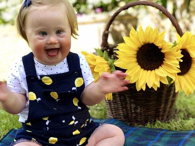 网民大赞Eleanor非常可爱。网图