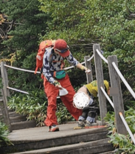 有南韓登山客在漢拏山國立公園官網的舉報留言板貼相和發文，指目擊有疑似中國遊客隨地便溺。漢拏山國立公園官網