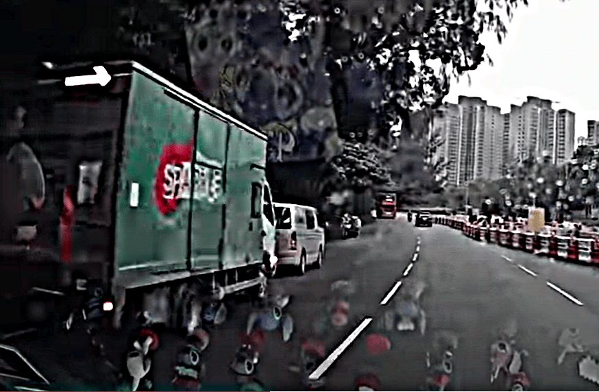 車cam拍攝到5.5噸貨車及客貨車同時停在路邊。（Leslie 創作雜誌）