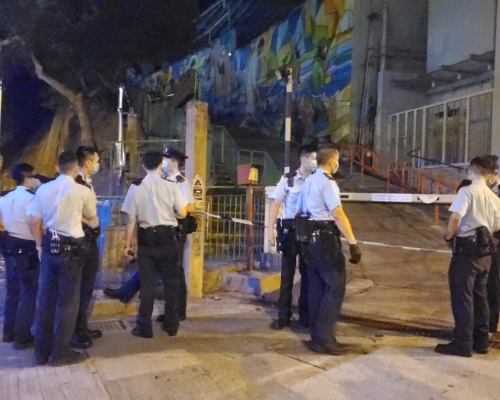 警方封鎖舊校舍。
