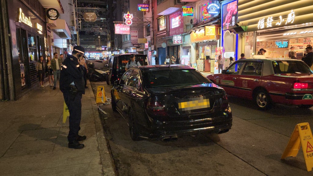 涉事平治私家車。