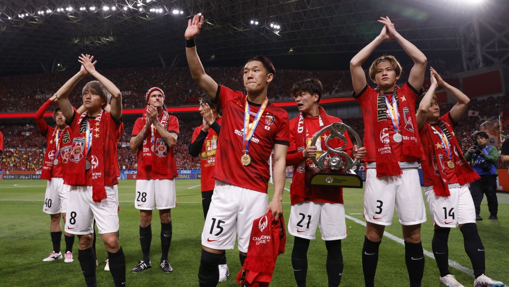 出炉亚冠王者浦和红钻经验老到，周六主场对羽翼未丰的鸟栖砂岩料胜券在握。资料图片