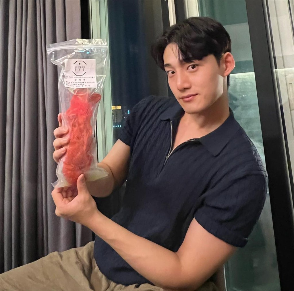 身高：183cm、體重：78kg