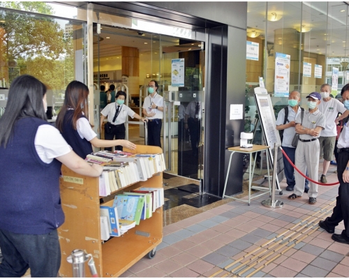 《香港国安法》生效后，公共图书馆多次检阅馆藏，将不少书籍下架。资料图片