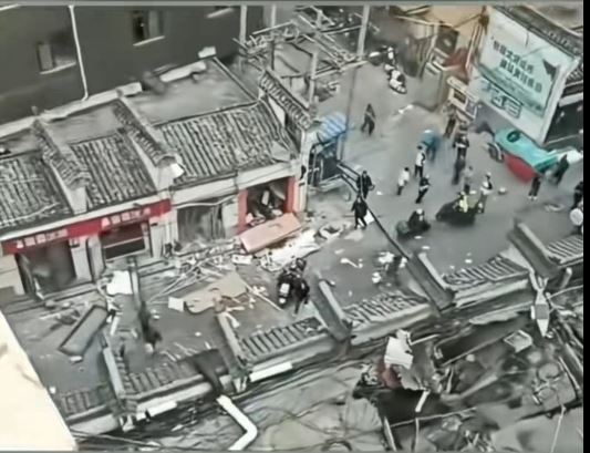 甘肅美食街有商舖爆炸致1死1傷。抖音@蘭州眾安城  