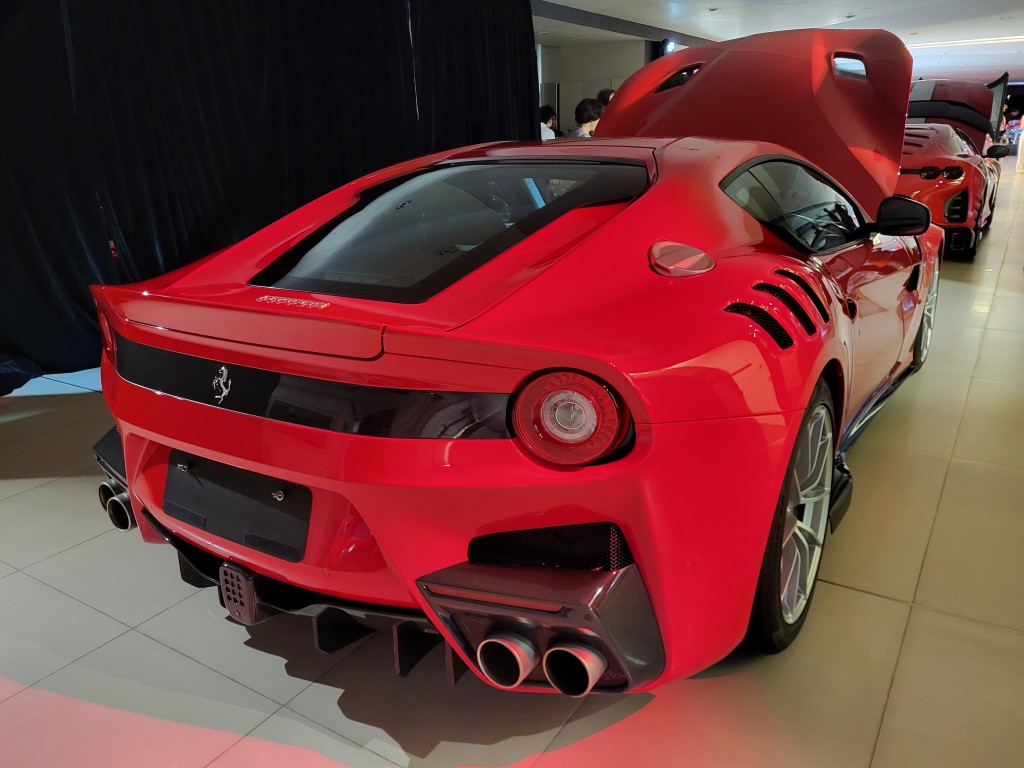 全新法拉利Ferrari 12Cilindri香港發表，4款經典V12後驅車型包括F12 tdf於淺水灣專店展出。