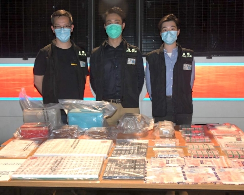 警方搗破一個非法賭檔,並檢獲麻雀等證物。