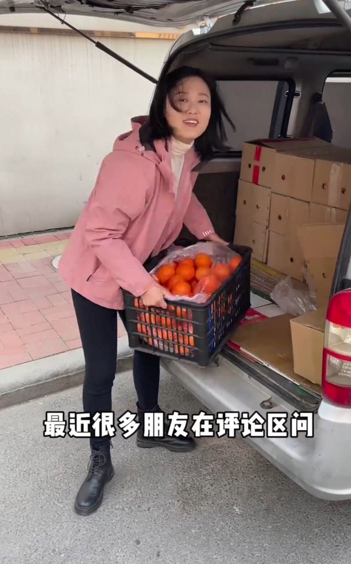 陳麓同畢業於中央財經大學，又到海外升學取得碩士學位。抖音