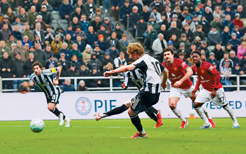 打少1人的紐卡素，由安東尼哥頓博到極刑並親自射入。