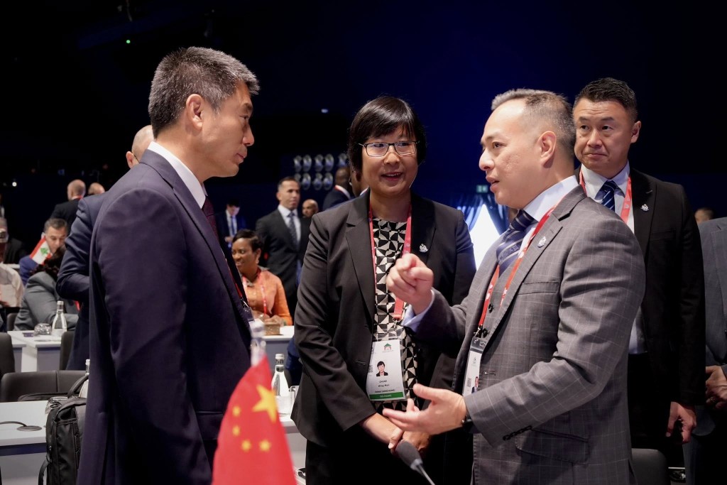 警務處處長周一鳴(圖左三)率領香港代表團，隨同國家代表團出席於摩洛哥馬拉喀什舉行的第93屆國際刑警組織全體大會。