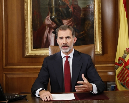 費利佩六世透過電視發表講話。AP