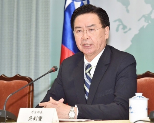 吴钊燮表示，来自北京的军事压力加剧，两岸关系目前并不好。网图