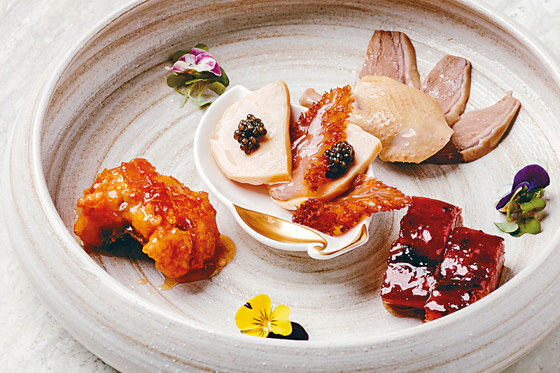 營致獻粹   
米芝蓮盛宴八道菜式之一
包羅冷盤和熱菜，開胃美味。