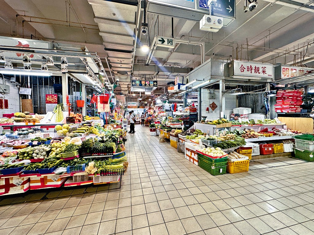 受港人北上買餸熱潮影響,粉嶺聯和墟街市門可羅雀。
