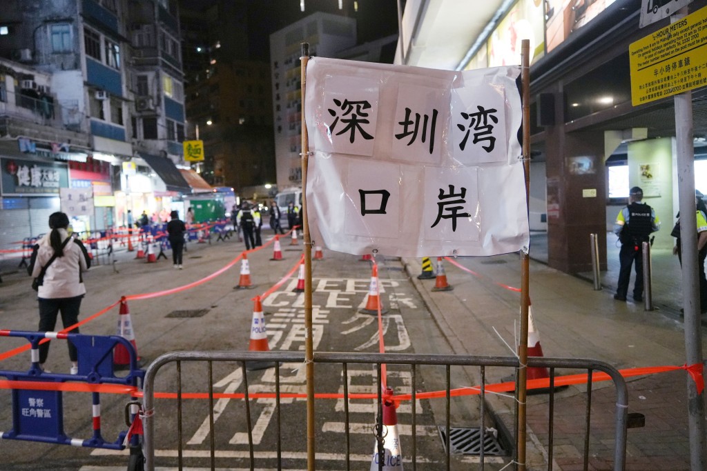 有巴士路線前往深圳灣口岸。吳艷玲攝