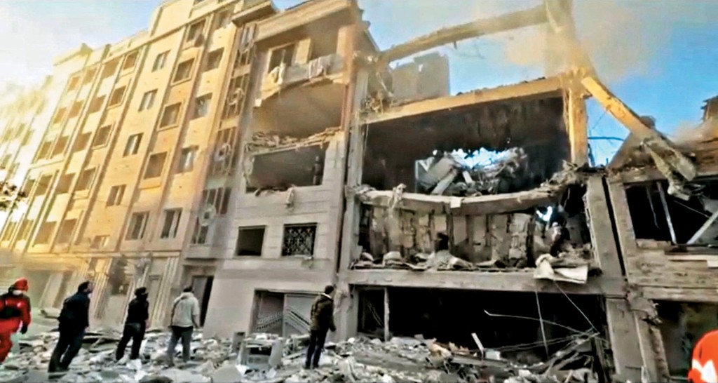 伊朗德黑蘭西部的數座大樓周三遭到空襲，損毀嚴重。