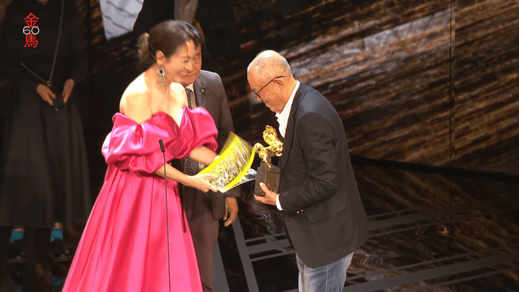 大會頒發第一個「終身成就獎」，由台灣著名導演陳坤厚獲得。