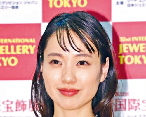 戶田被爆近日狂推工作,又突然辭演下月開鏡的新片。