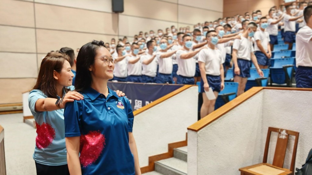 「心聆團隊」為學警舉行講座,分享壓力管理經驗。