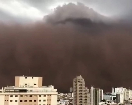 圣保罗等地括起超高的沙尘暴。互联网图片