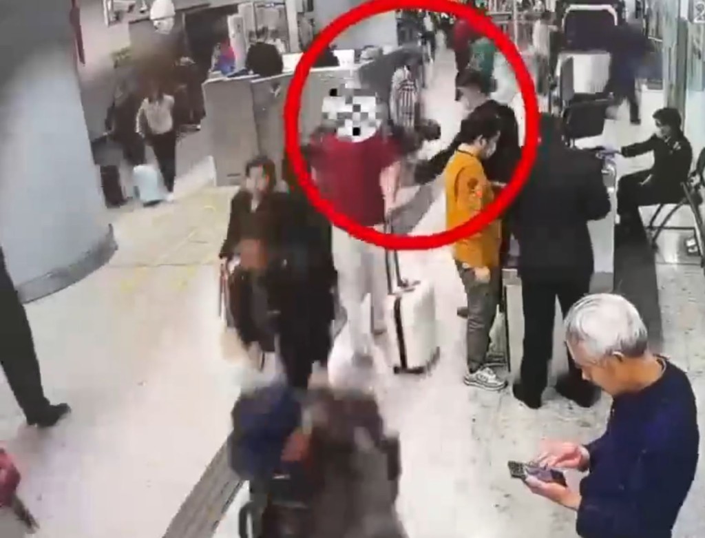 北上男子将冰毒溶液放入化妆品、精油瓶内，遭西九龙站海关揭发。海关发布