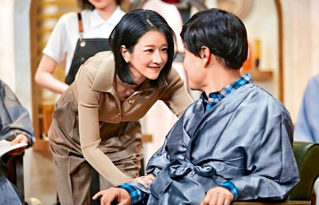 徐睿知擔任綜藝騷嘉賓主持，頻頻以舊日負面新聞當笑料。