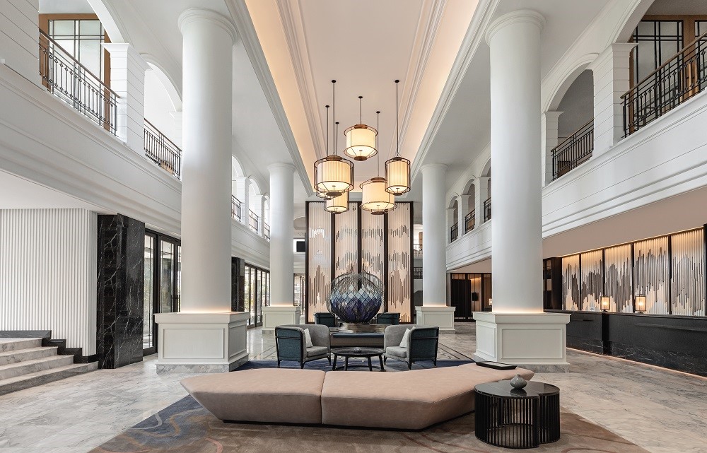 Courtyard by Marriott Phuket Town的酒店大堂。