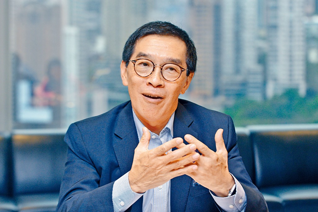 唐家成曾任机管局董事会成员。