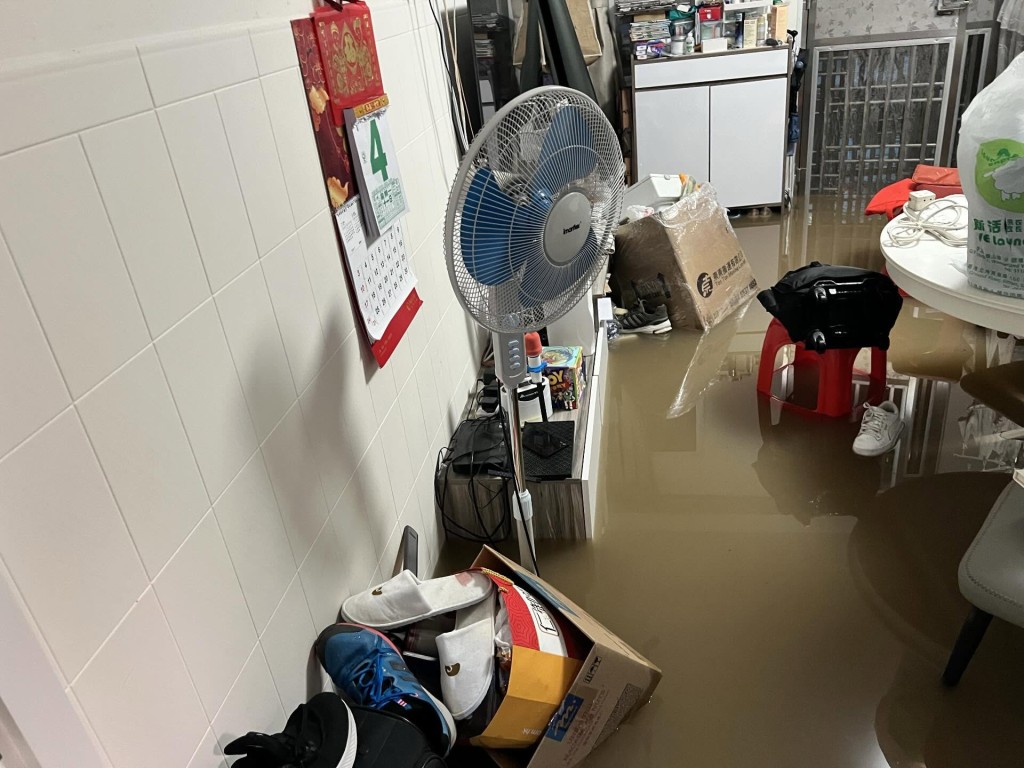 黃泥水湧入家 黃泥水湧入家