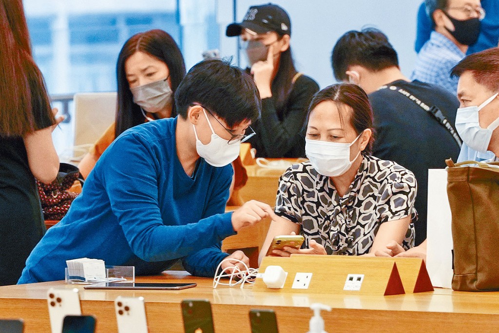 據外電報道,不少大型科企因擔心經濟增長放緩,而傳出放慢招聘、削減開支的消息。