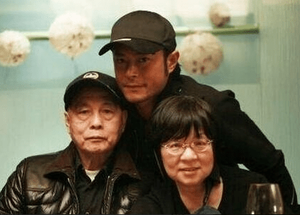 古天樂曾被指捐2億為父母祈福。