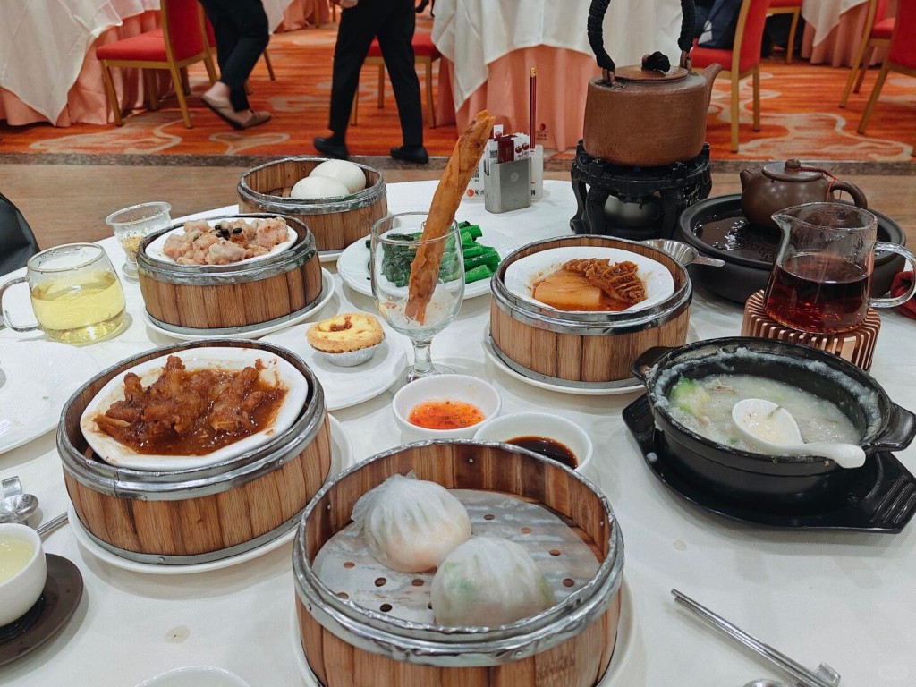 6. 鳳凰樓：福田人氣粵菜館 飄香榴槤酥+傳統沏茶