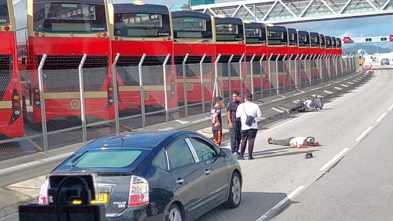 鐵騎士倒地。網上圖片