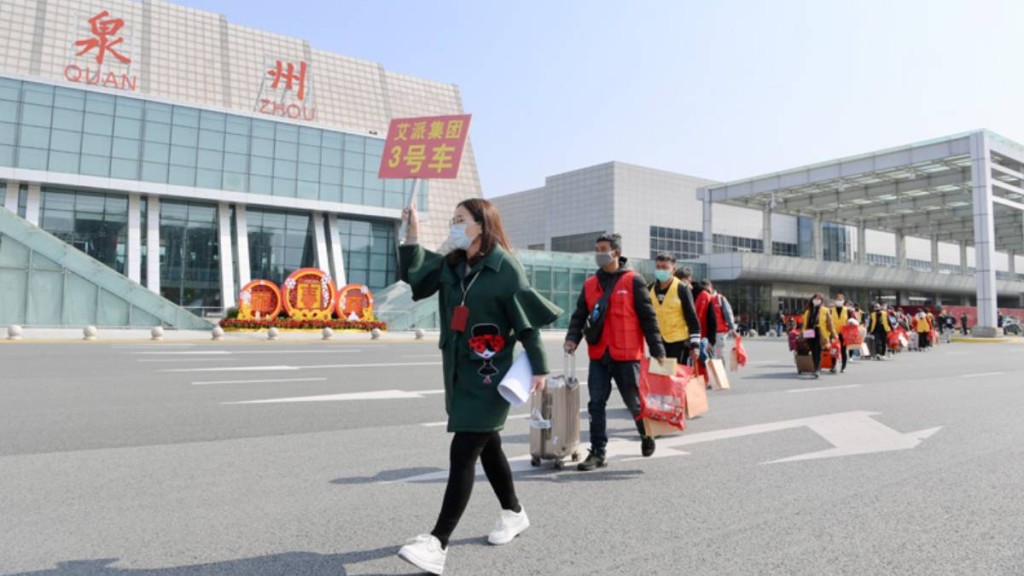 內地多地推包機專列助民工復工。資料圖片