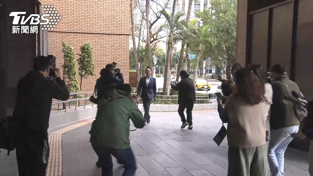 汪小菲日前现身台湾的法院，亲自出庭。（TVBS新闻网图片）