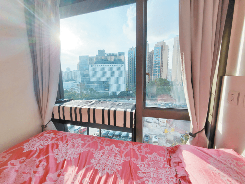 睡房内可依窗放置寝具，更可引入充裕阳光。