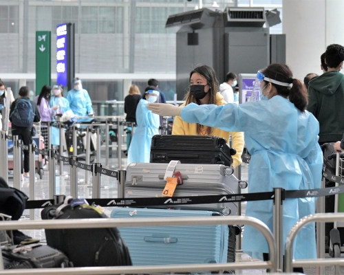 政府進一步收緊抵港人士的登機及檢疫要求,以應對Omicron疫情。資料圖片