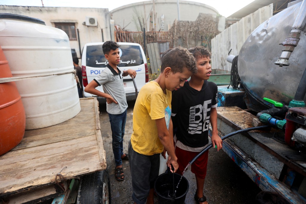加沙地带缺水缺粮，已出现人道危机。路透社