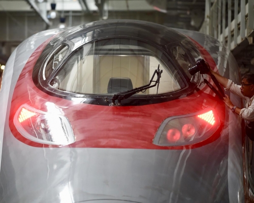 港鐵再安排傳媒參觀石崗車廠及高鐵「動感號」3卡列車。蘇正謙攝
