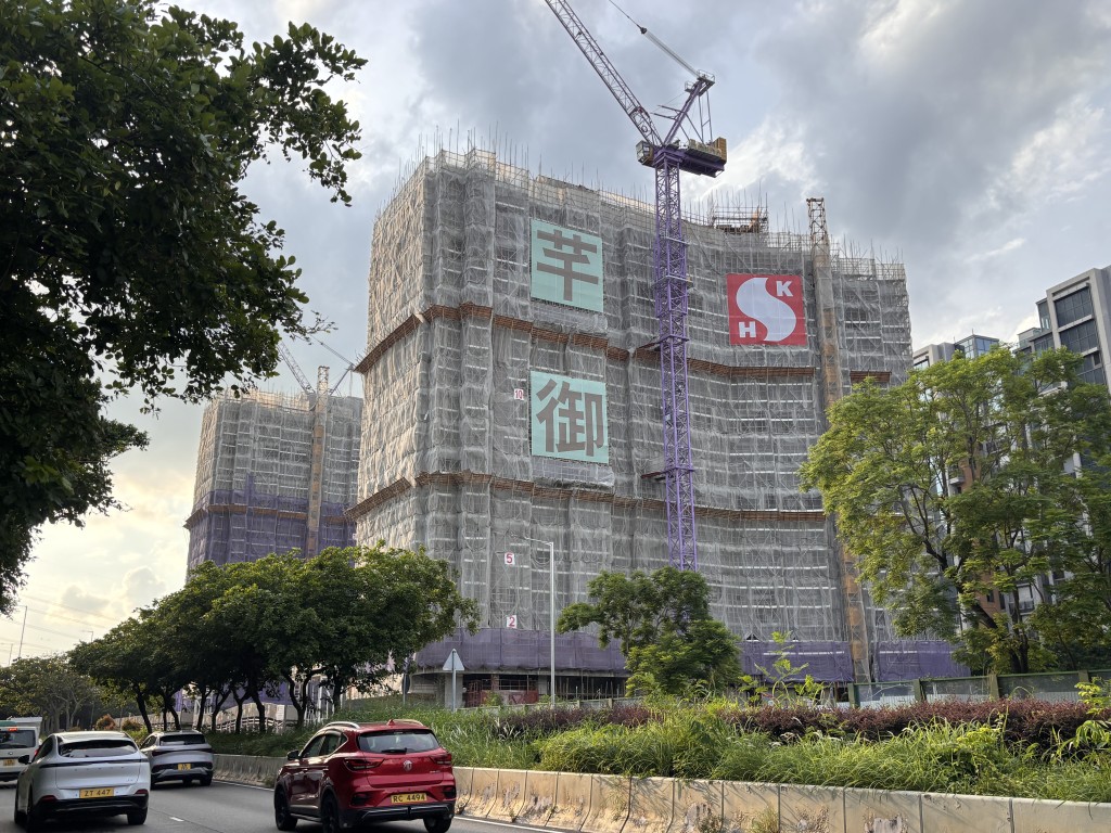 芊御以招標方式售出2座2樓L室。