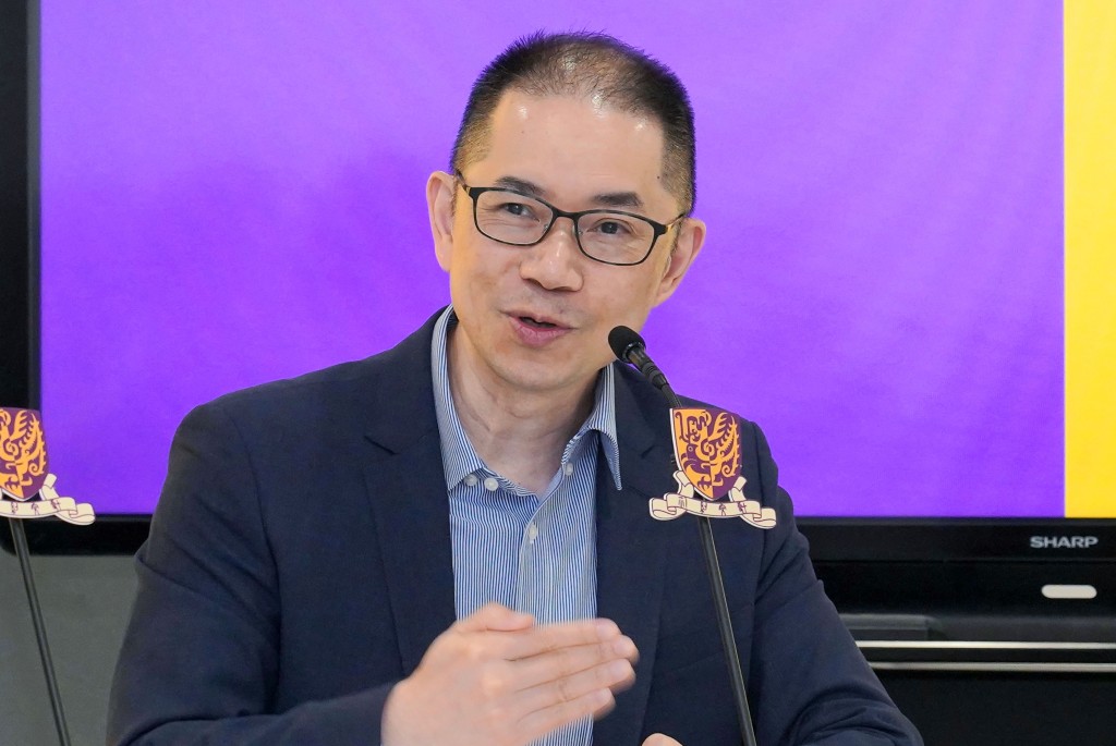 中大入學及學生資助處處長王家徹向《星島》表示,中大以「循序漸進」的原則錄取非本地本科生,現正按5年計劃進行。資料圖片 中大入學及學生資助處處長王家徹向《星島》表示,中大以「循序漸進」的原則錄取非本地本科生,現正按5年計劃進行。資料圖片