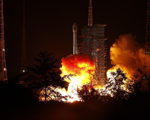 中國成功發射第49顆北斗導航衛星。(新華社)