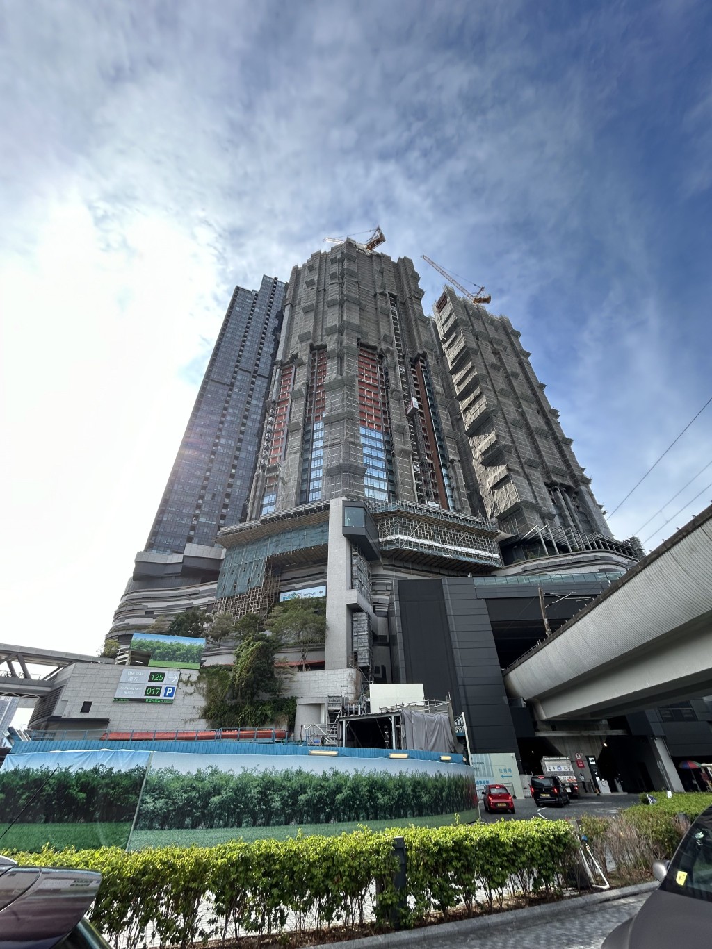 栢傲莊I及II合共售出逾2150伙,套現超過243億。 栢傲莊I及II合共售出逾2150伙,套現超過243億。