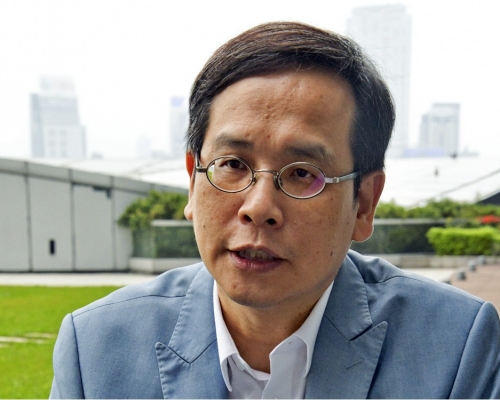 葉建源稱有不少學校被旅行社侵吞團費。資料圖片