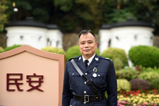 香港警察队员佐级协会前主席林志伟获颁荣誉勋章。