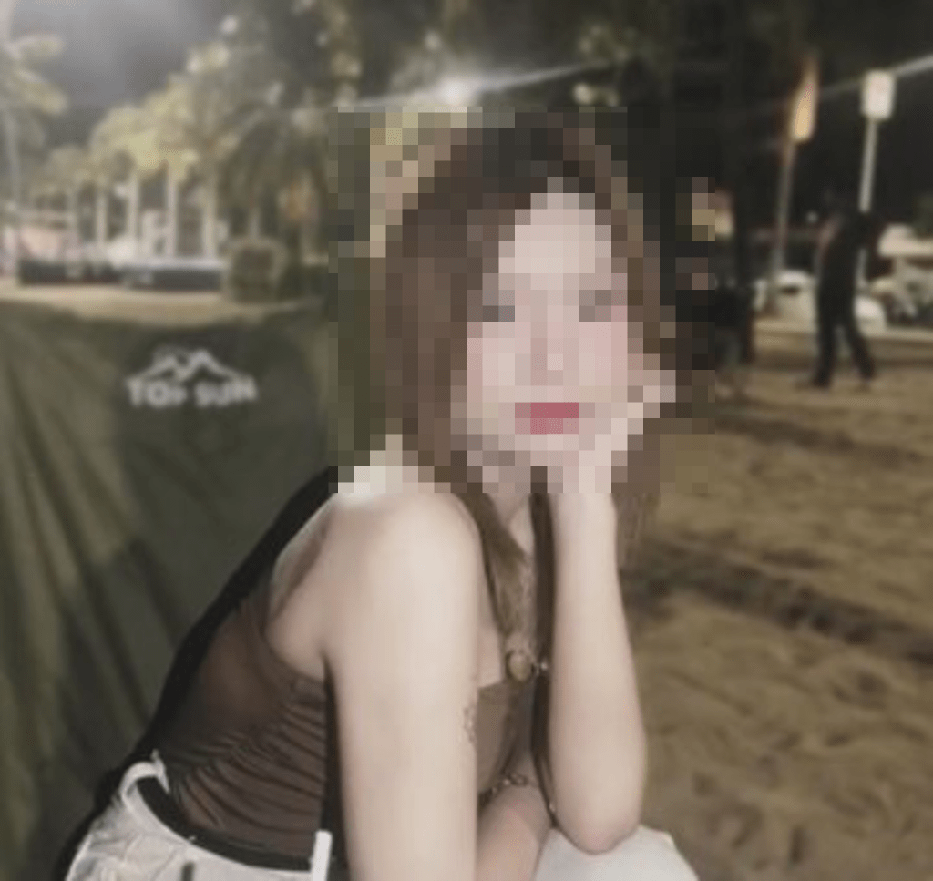 网传受害少女的照片。 X