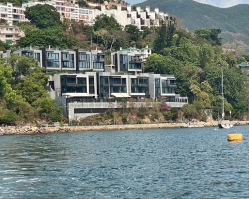 新地香島道50號再錄四幢洋房內部轉讓  。